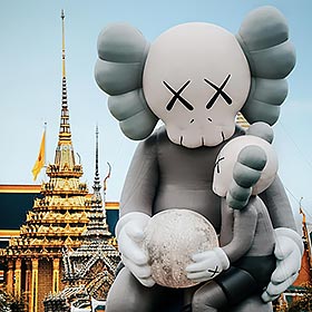 KAWS:HOLIDAY s’invite à Bangkok