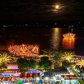 Nakhon Phanom, le Mékong devient fleuve de feu