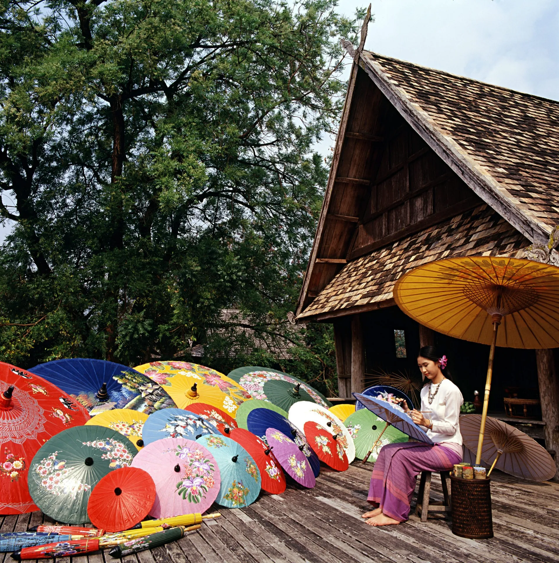 Bo-Sang-Umbrella-Village-Chiang-Mai-0000252-4-©Veerachai Chinnawat